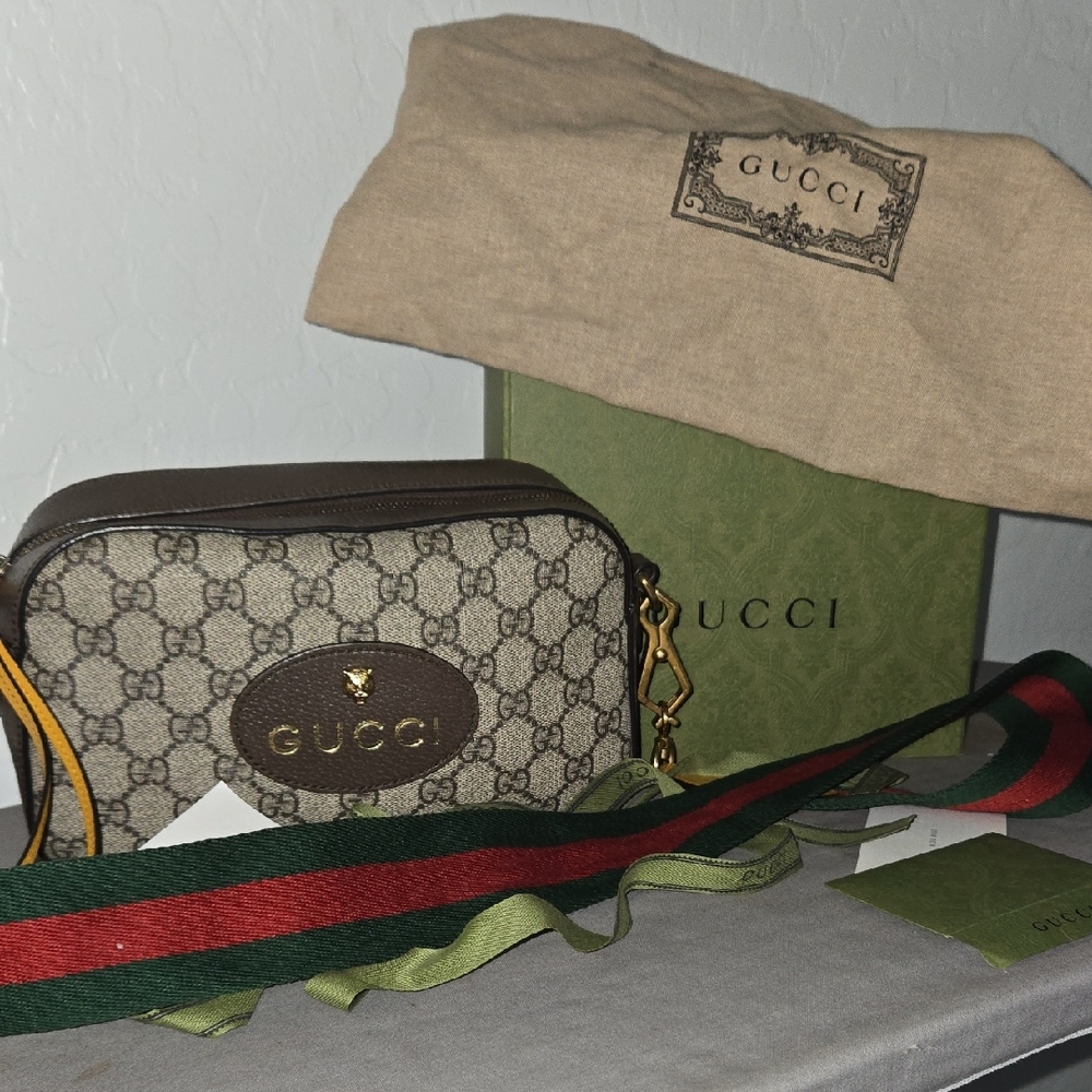 Gucci Green Box with Tan Dust Bag